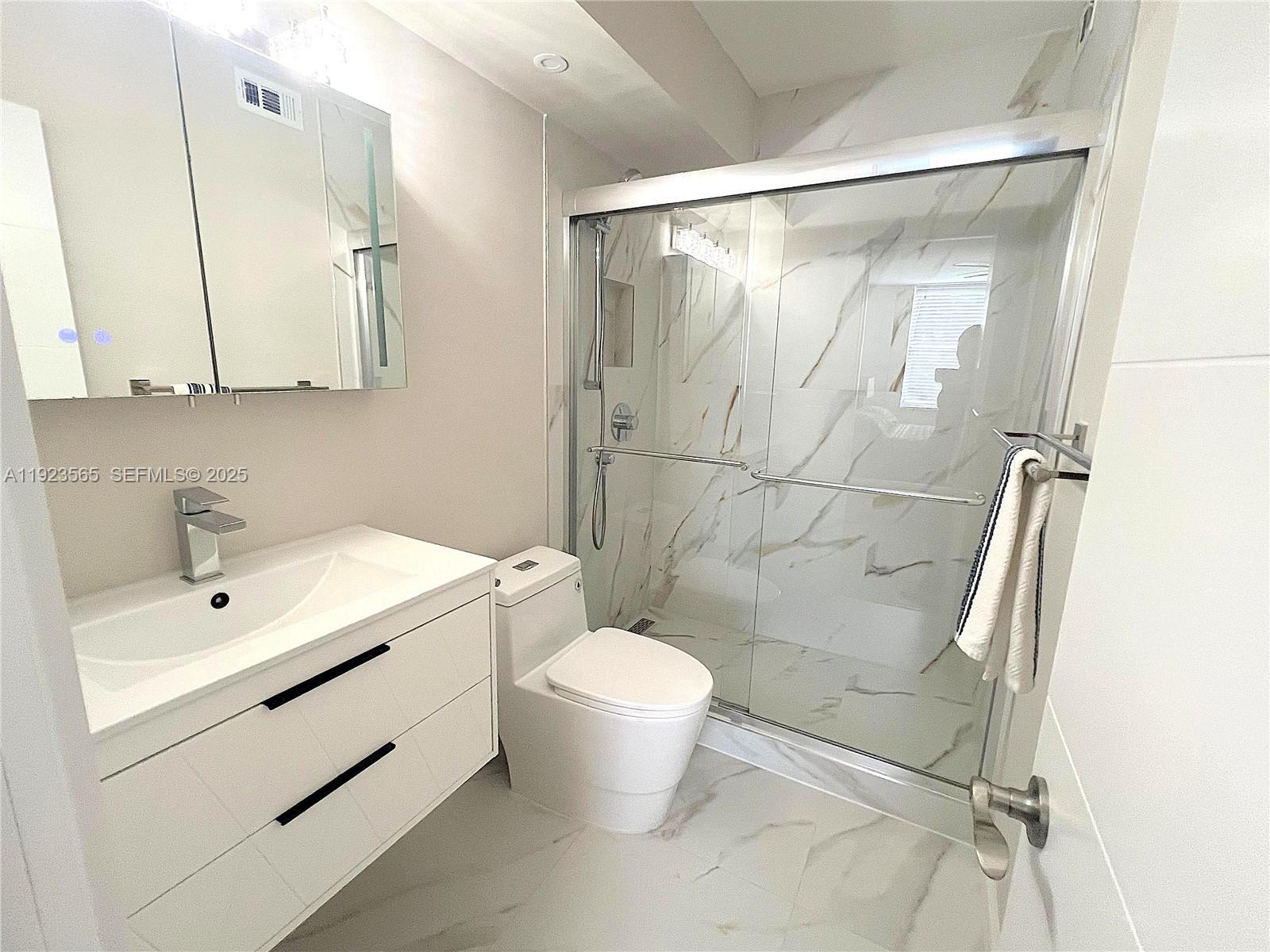 EASTERN SHORES WHITE HOUS - Residential Lease