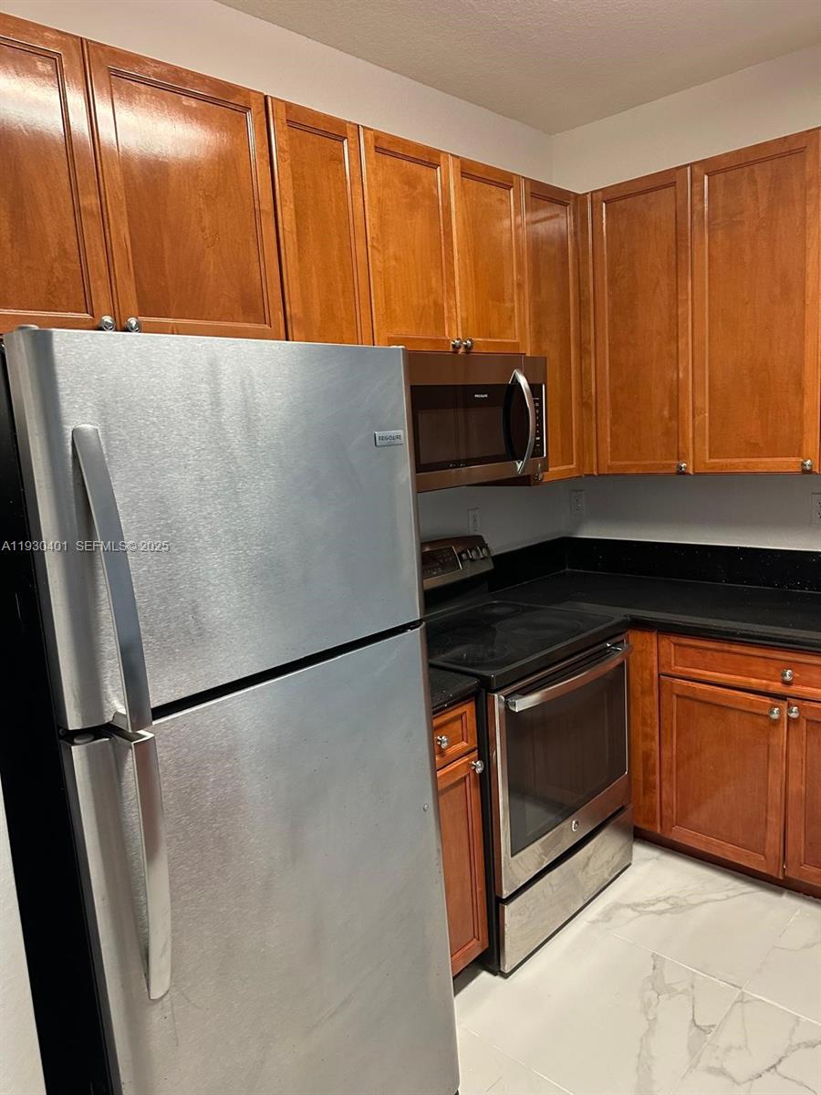 BOARDWALK AT VIZCAYA COND - Residential Lease