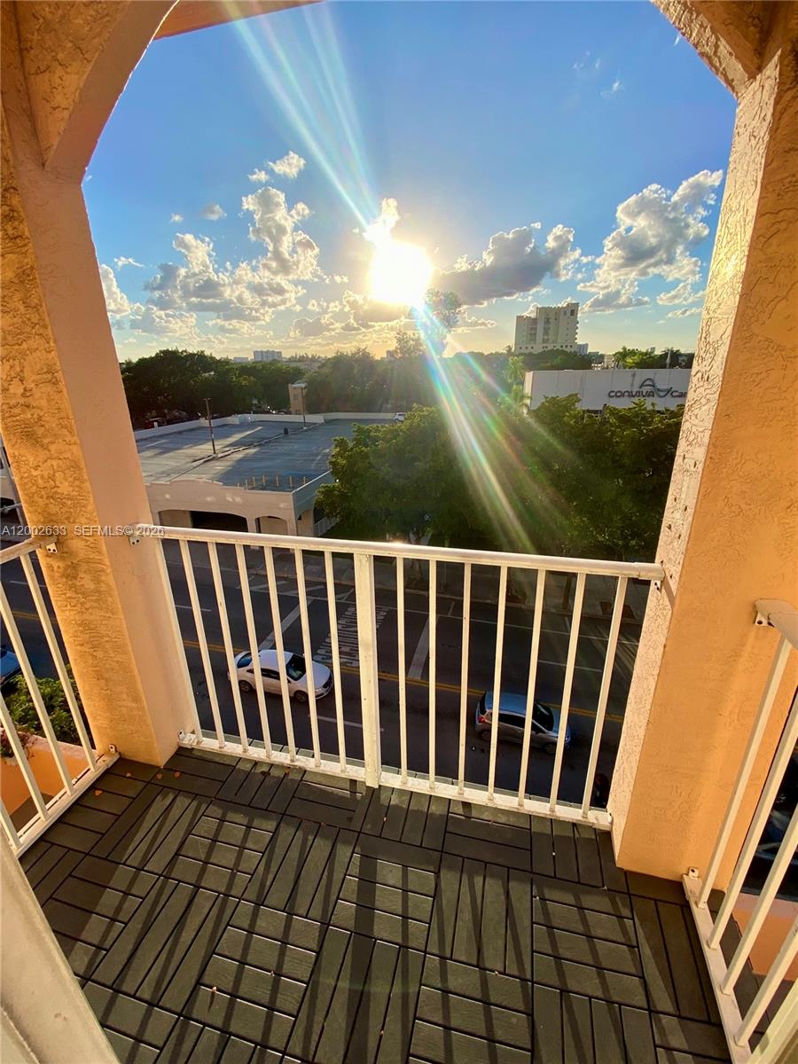 PRESIDENTIAL CORNERS COND - Residential Lease