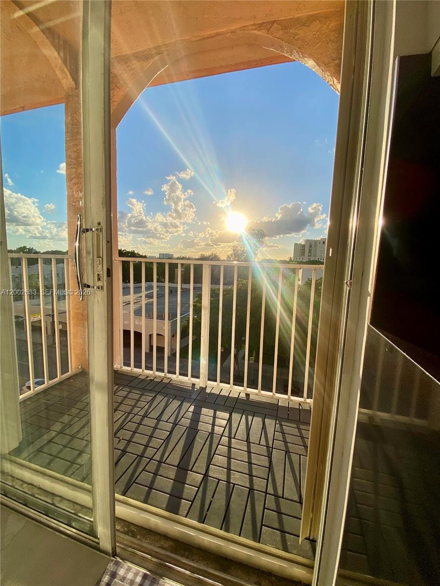 PRESIDENTIAL CORNERS COND - Residential Lease