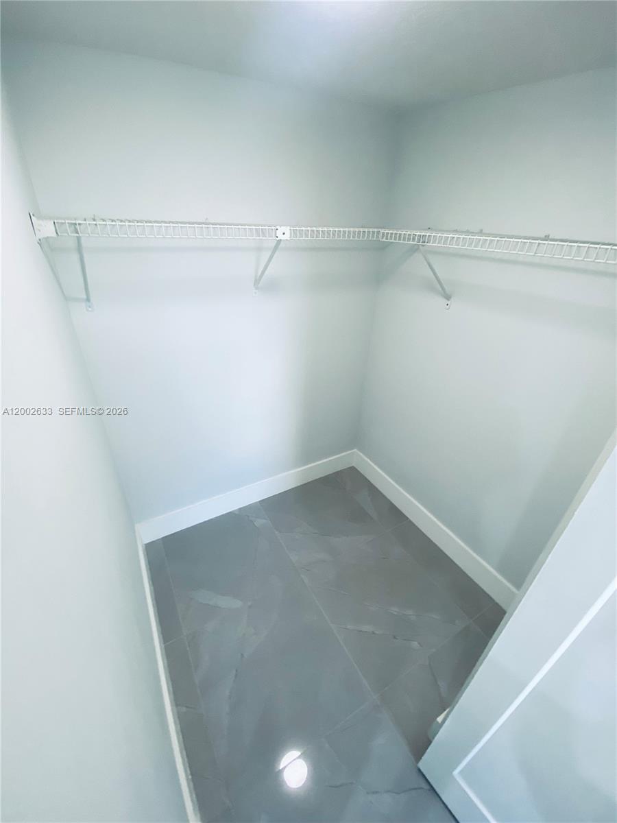 PRESIDENTIAL CORNERS COND - Residential Lease