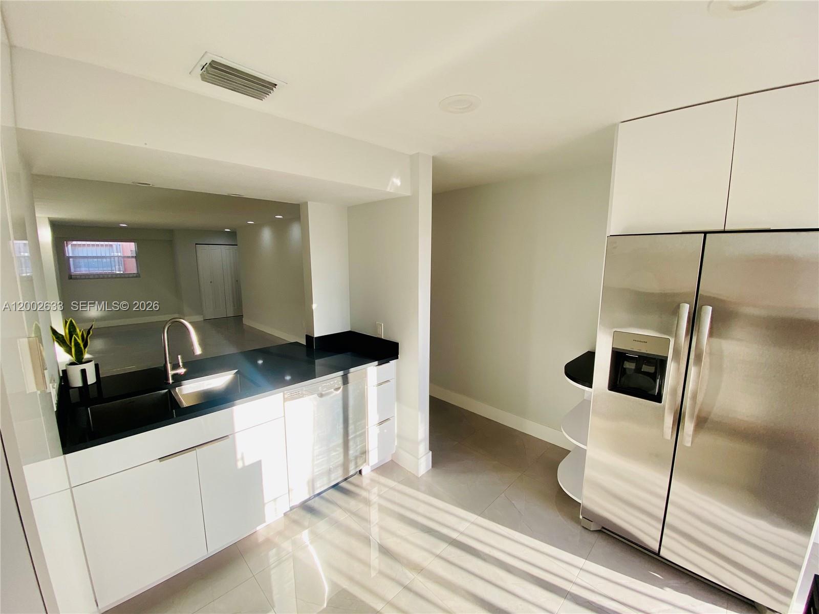 PRESIDENTIAL CORNERS COND - Residential Lease