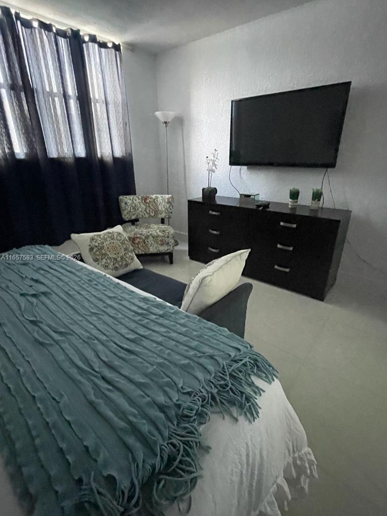 TIDES ON HOLLYWOOD BEACH - Residential