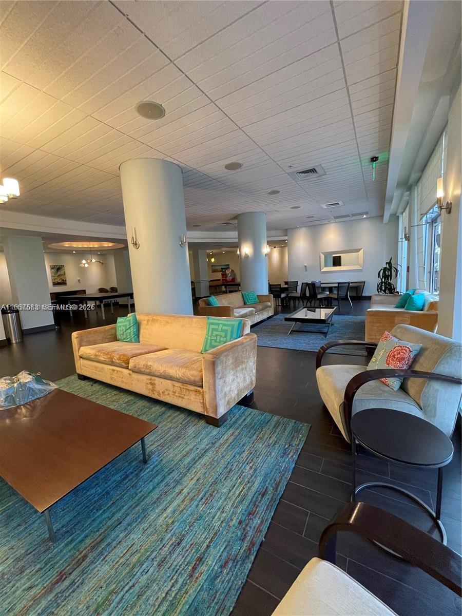 TIDES ON HOLLYWOOD BEACH - Residential