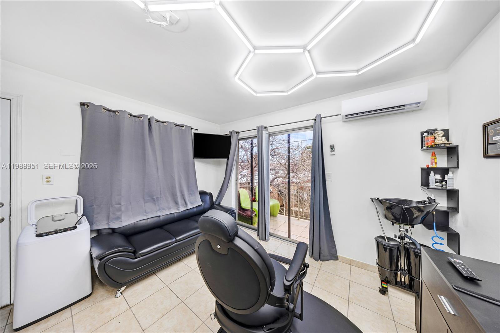 12TH ST MANORS - Residential Income