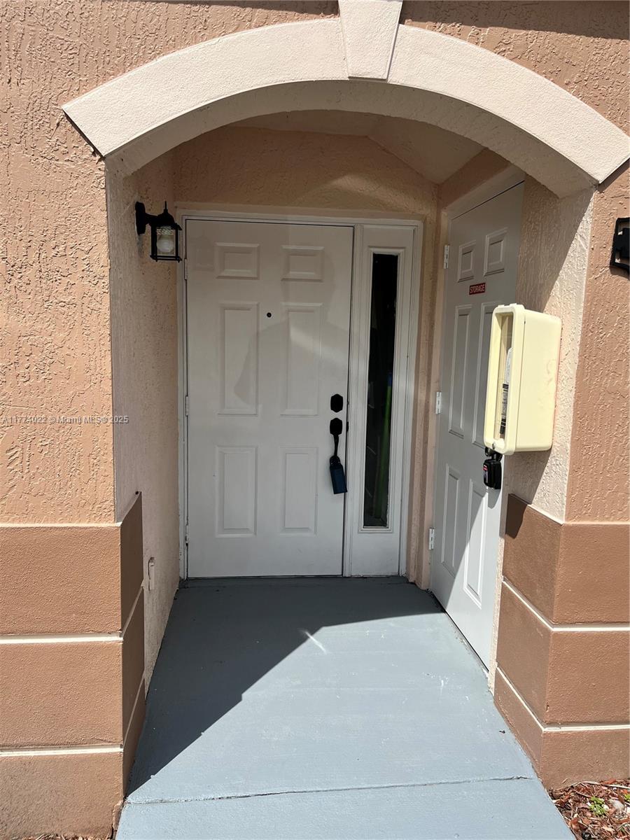 Rental Property at 1261 Se 27th St 104, Homestead, Miami-Dade County, Florida - Bedrooms: 2 
Bathrooms: 2  - $1,950 MO.
