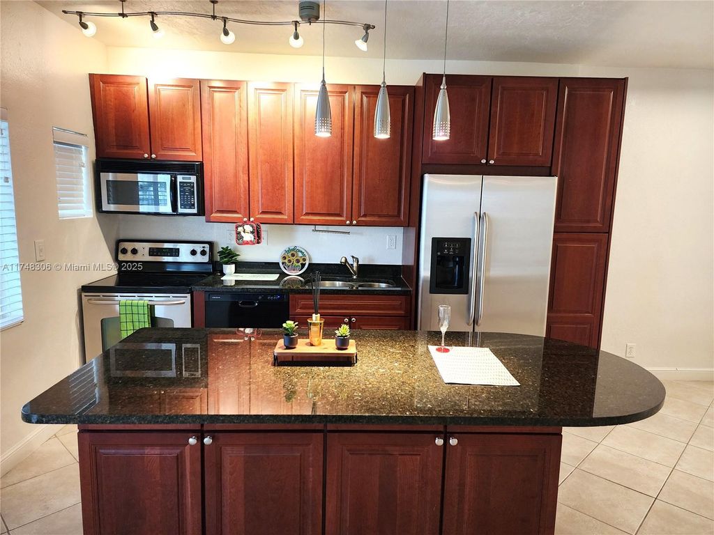 Photo of 2881 NE 32nd St #317, Fort Lauderdale, FL 33306 (MLS # A11748306)