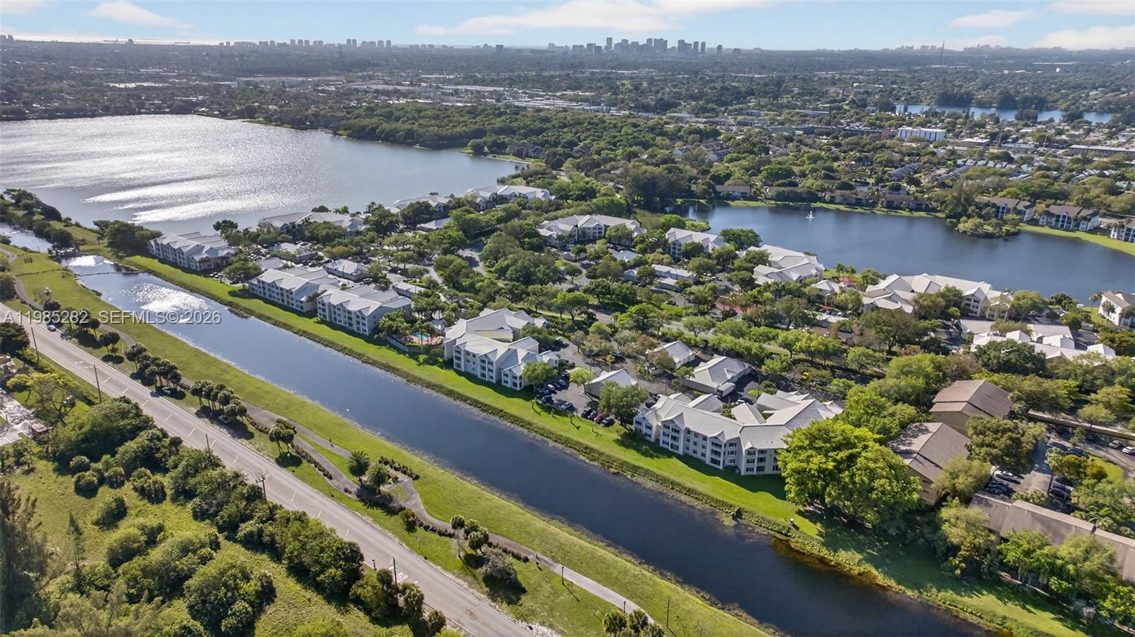 OAKLAND FOREST CLUB CONDO - Residential