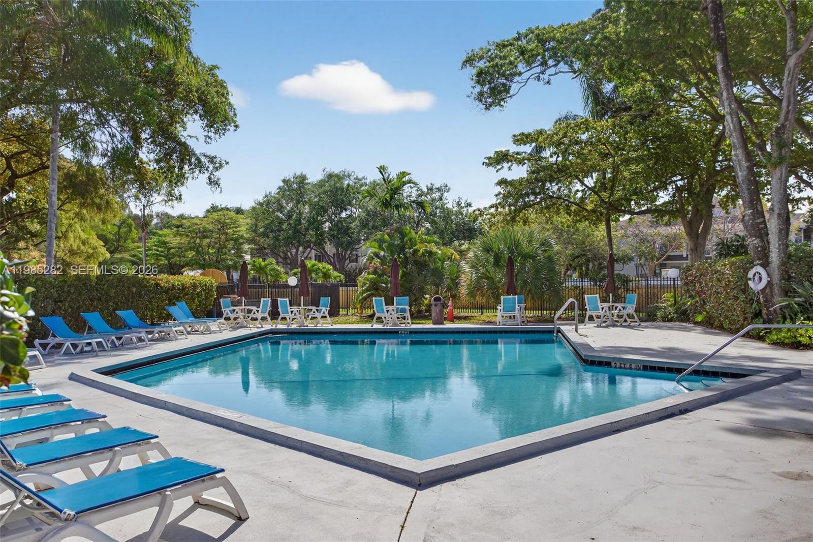 OAKLAND FOREST CLUB CONDO - Residential