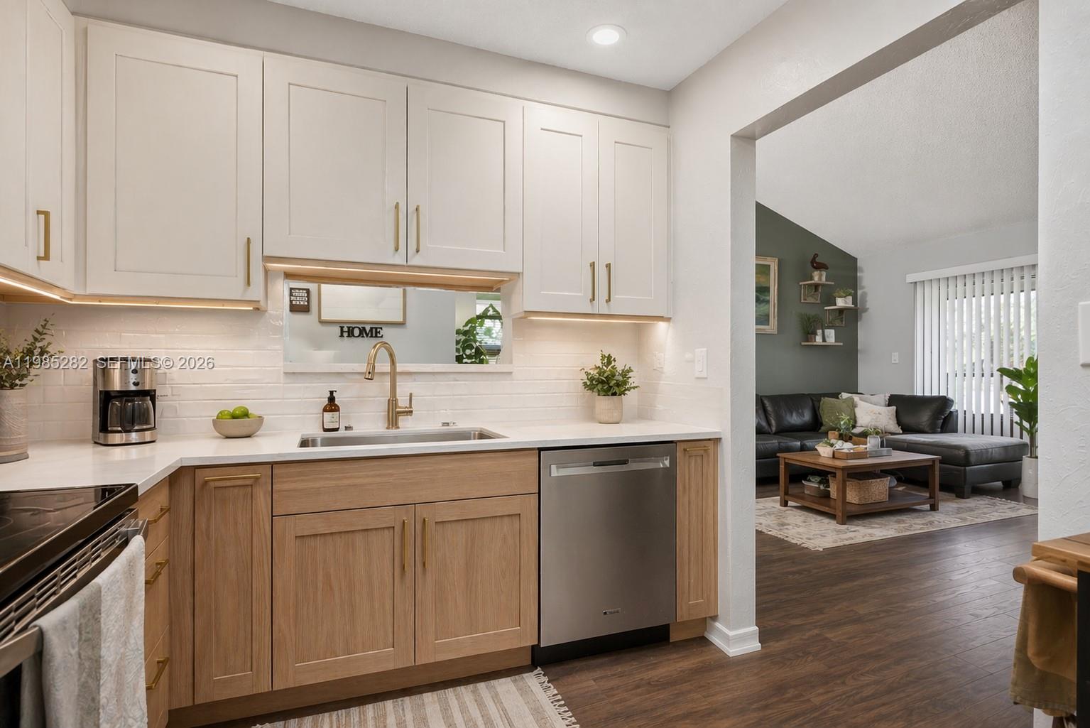 OAKLAND FOREST CLUB CONDO - Residential