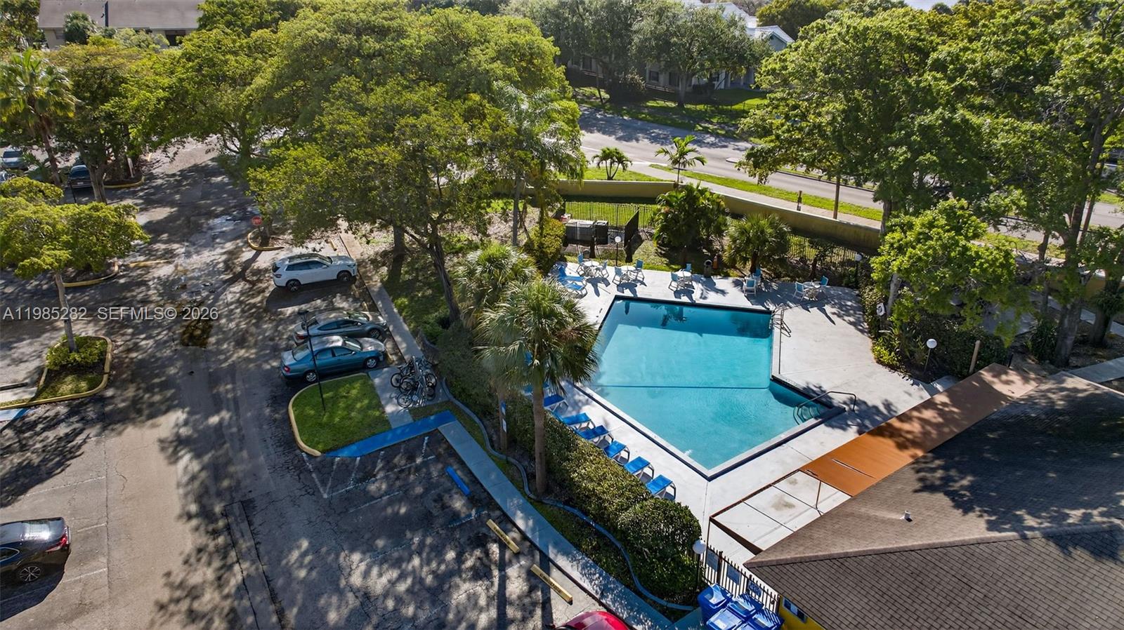 OAKLAND FOREST CLUB CONDO - Residential