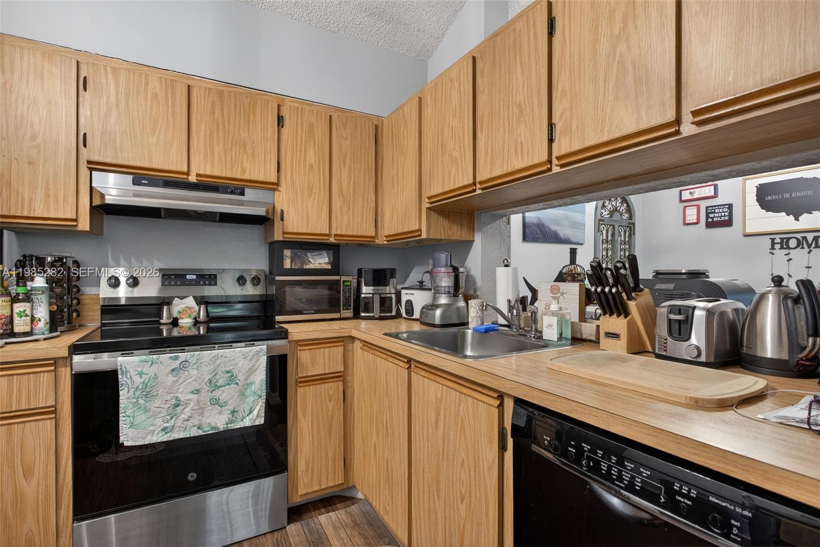 OAKLAND FOREST CLUB CONDO - Residential