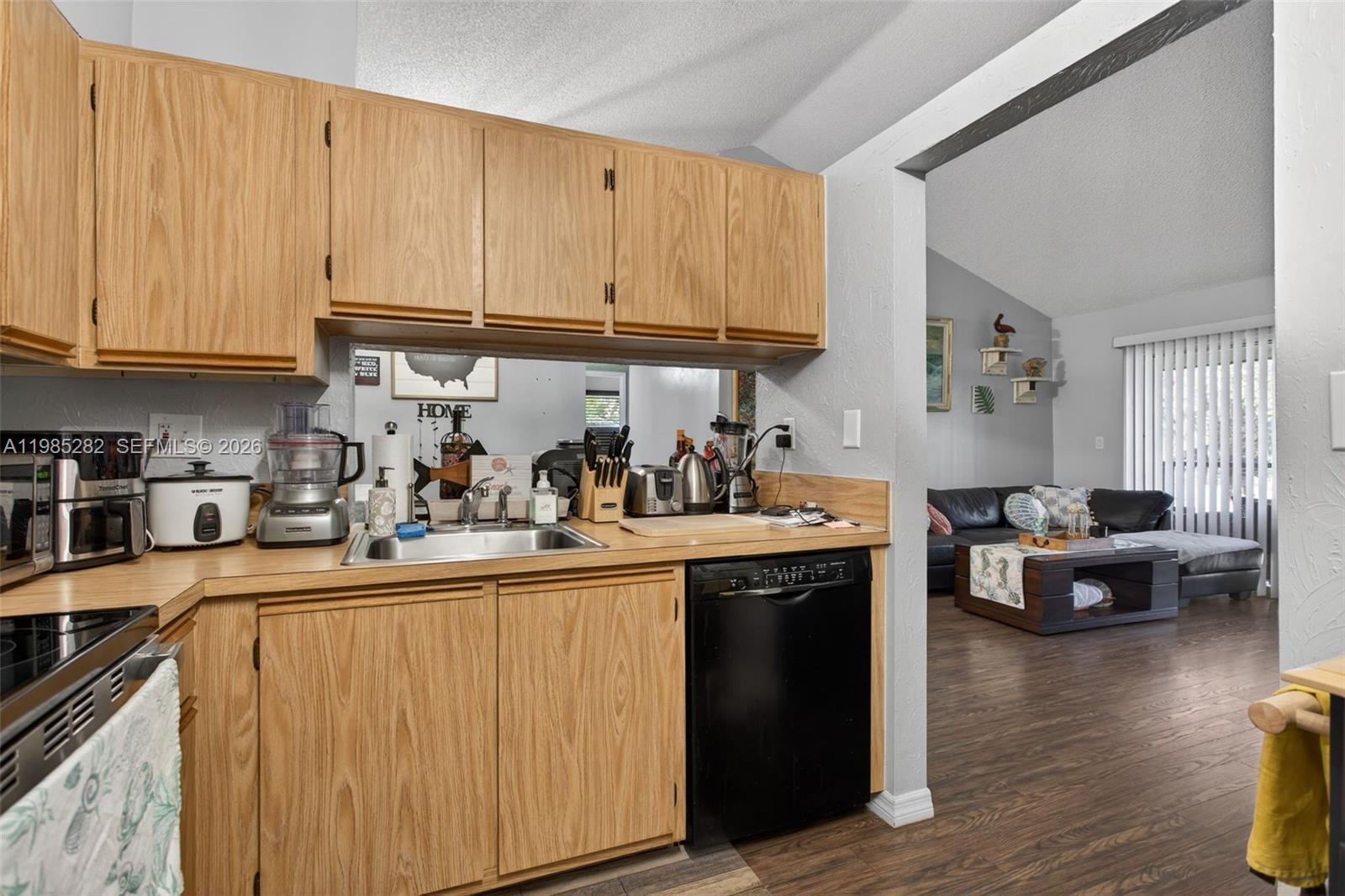 OAKLAND FOREST CLUB CONDO - Residential