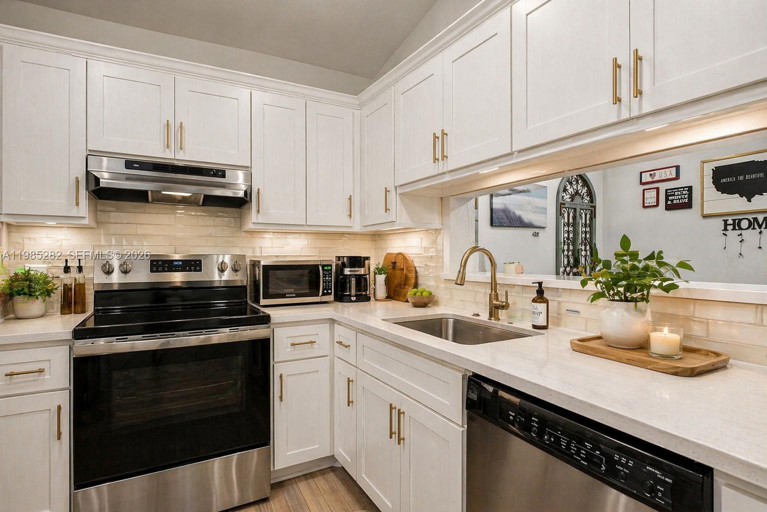 OAKLAND FOREST CLUB CONDO - Residential