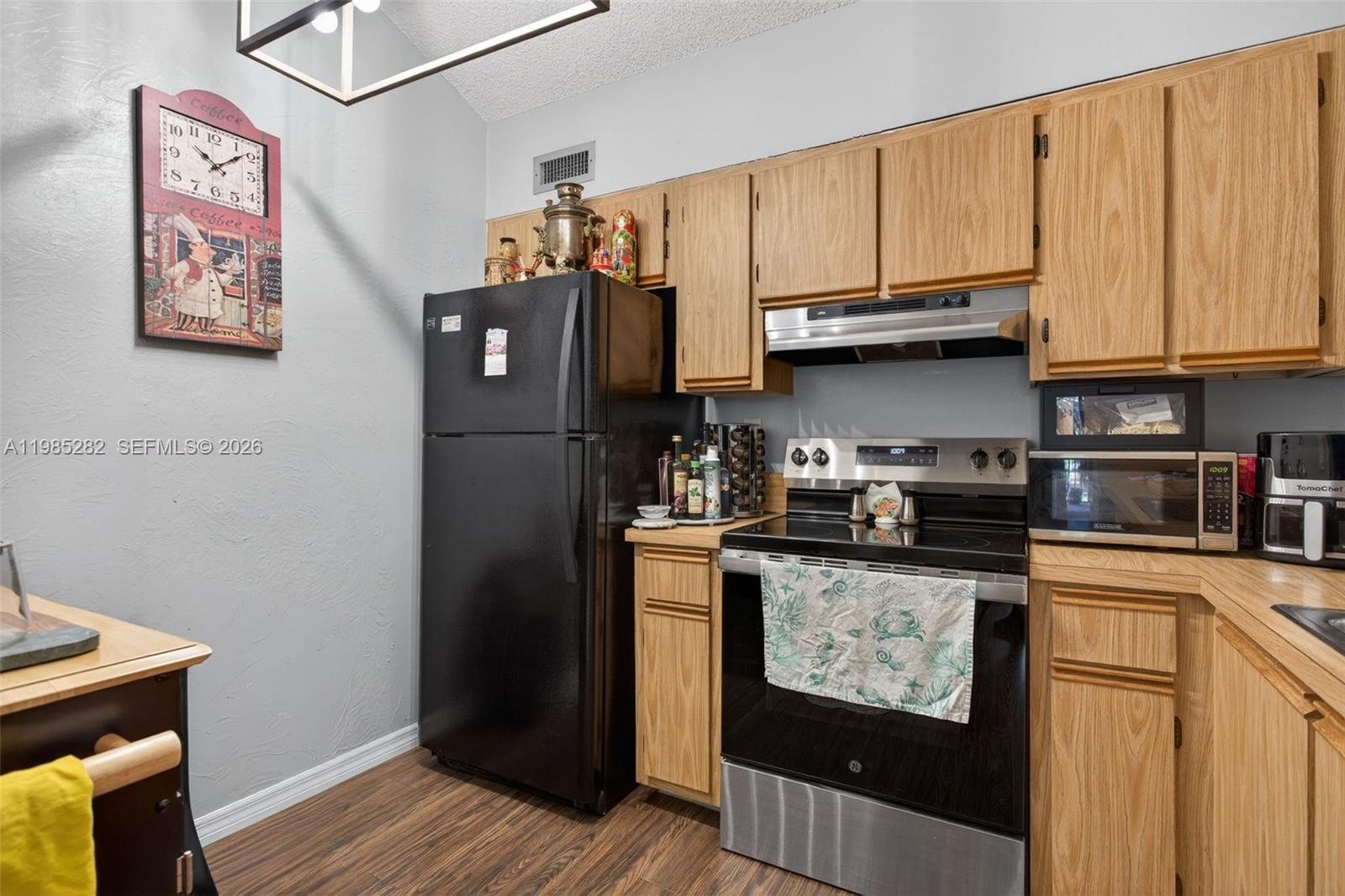 OAKLAND FOREST CLUB CONDO - Residential