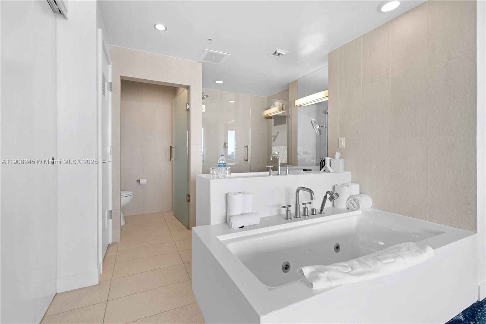 FORT LAUDERDALE RESIDENCE - Residential