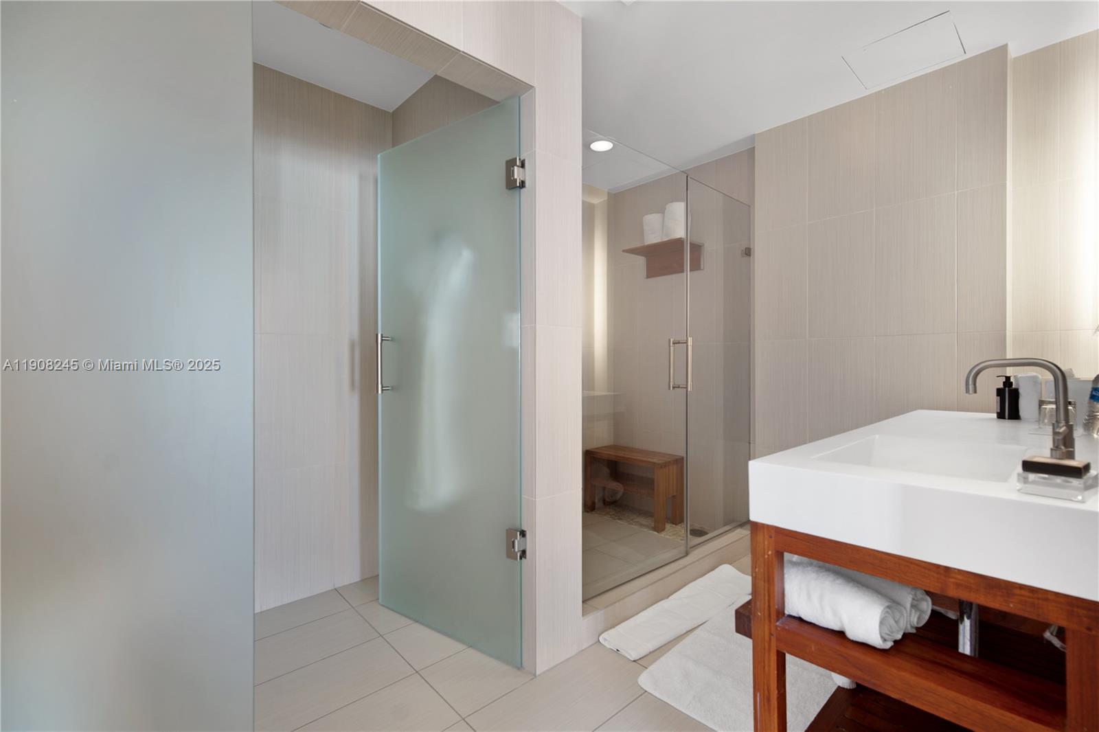 FORT LAUDERDALE RESIDENCE - Residential