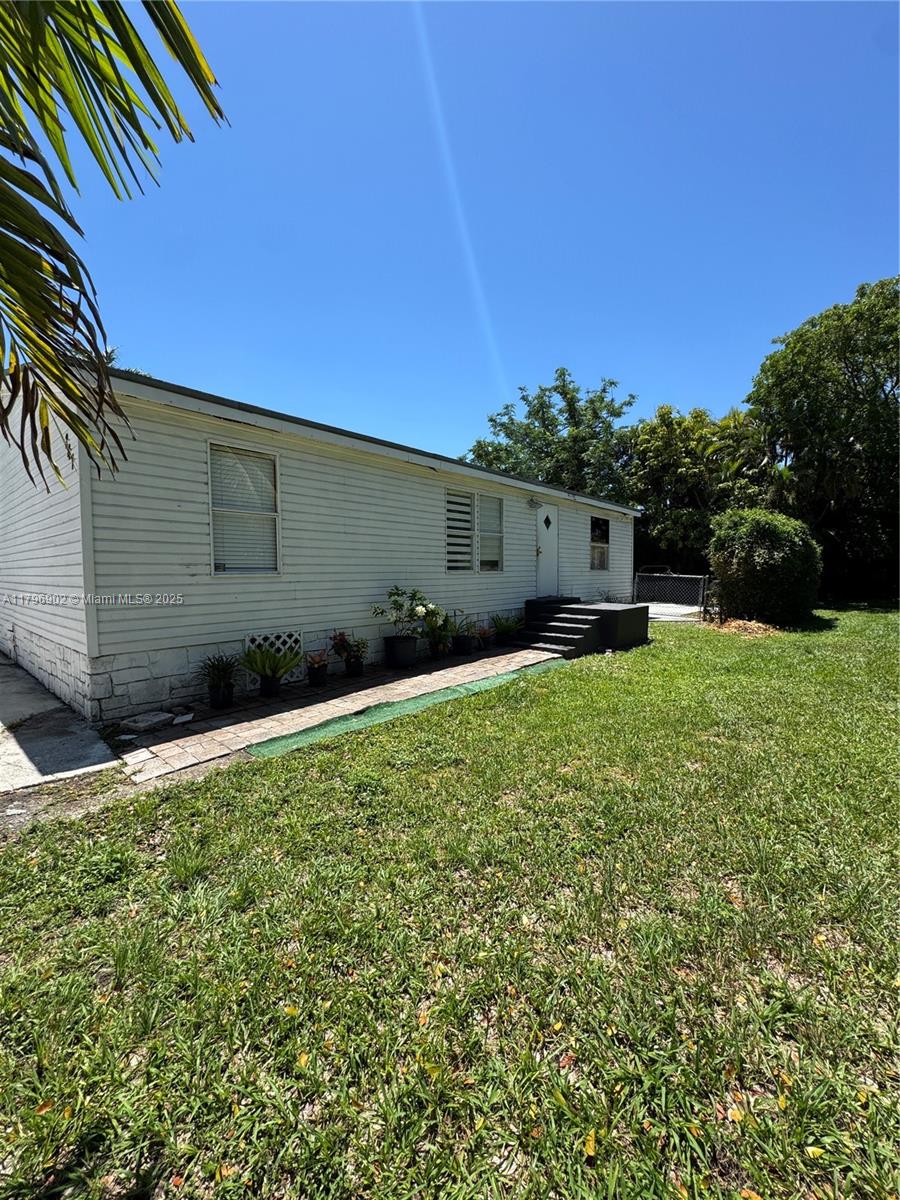 19800 SW 180Ave, Miami, FL, 33187/$275,000 2 19800 SW 180Ave