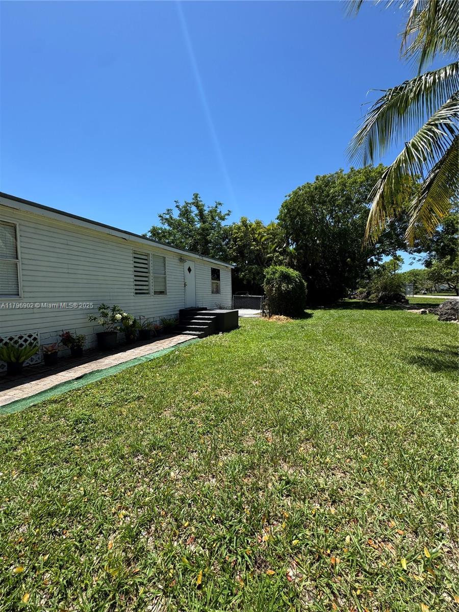 19800 SW 180Ave, Miami, FL, 33187/$275,000 3 19800 SW 180Ave