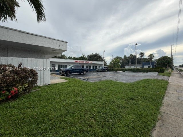595 W Prospect Rd