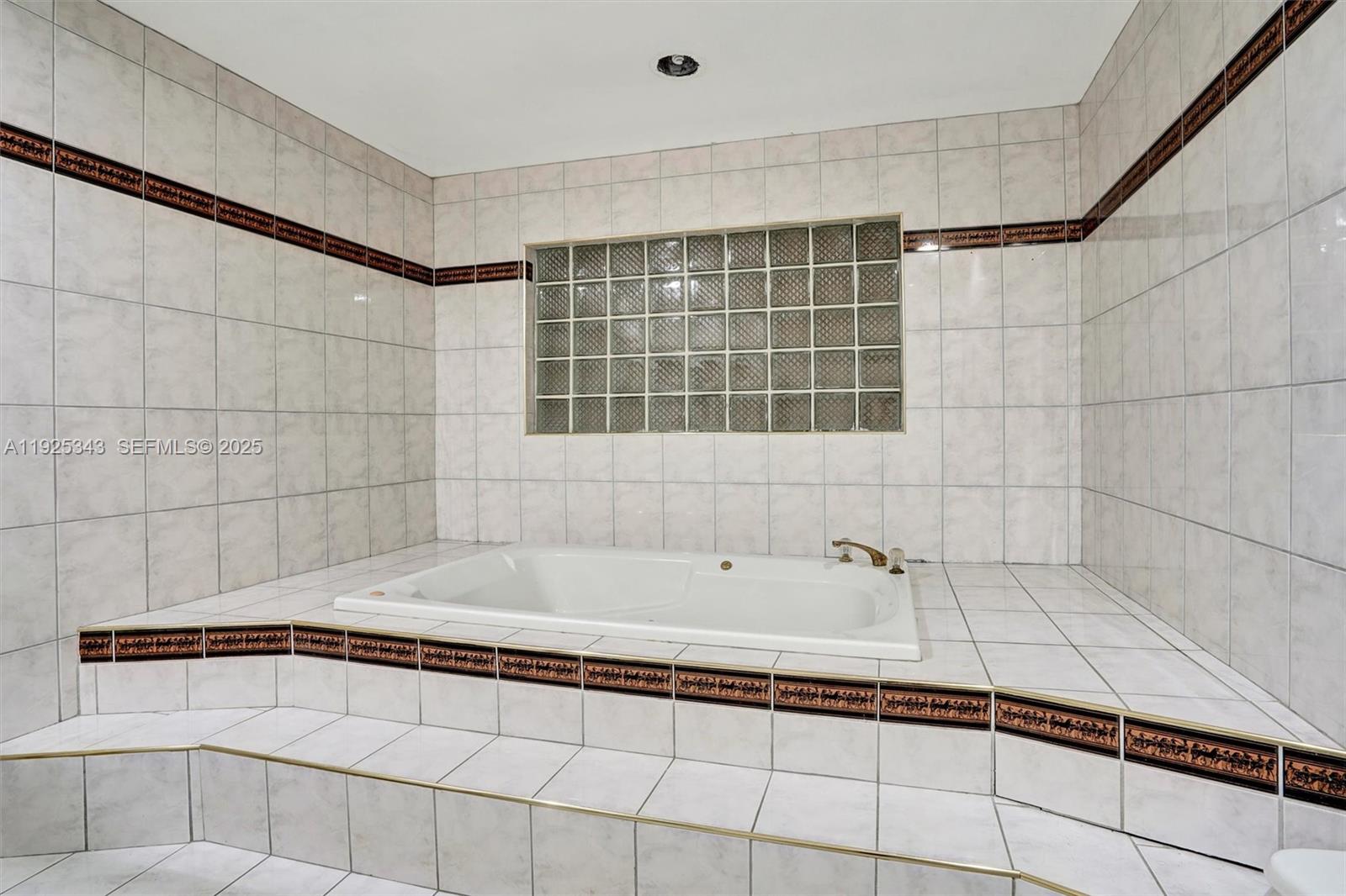 SARATOGA HEIGHTS RE-SUB - Residential