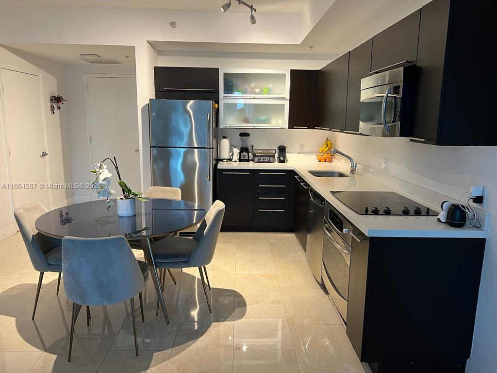 IVY CONDO - Residential