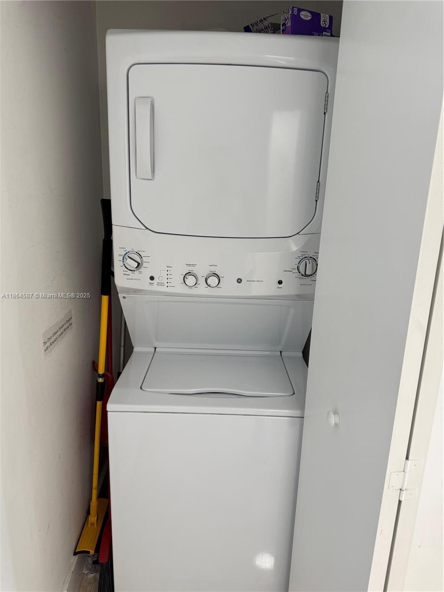 IVY CONDO - Residential