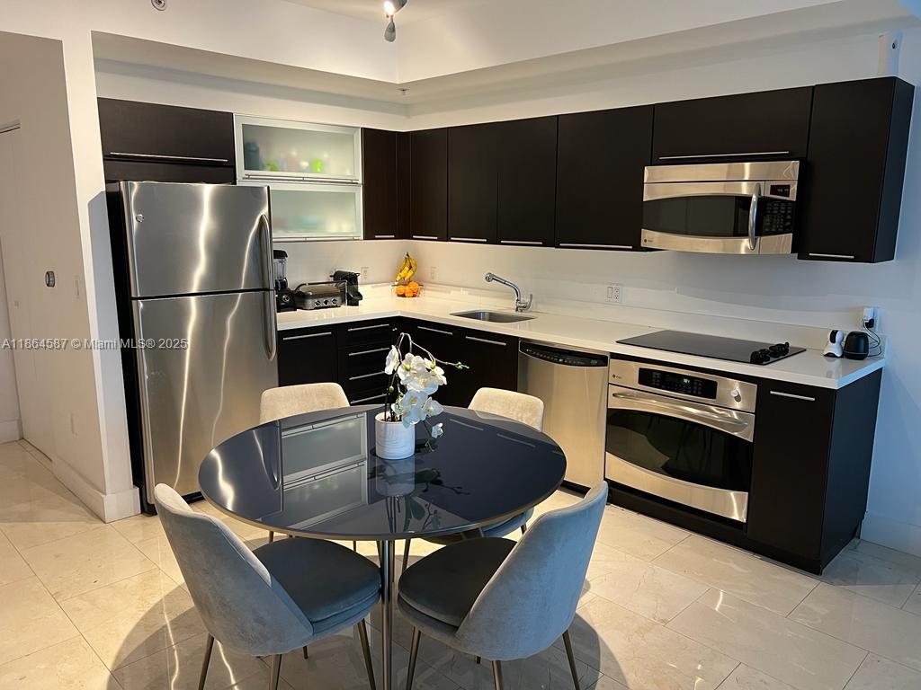 IVY CONDO - Residential