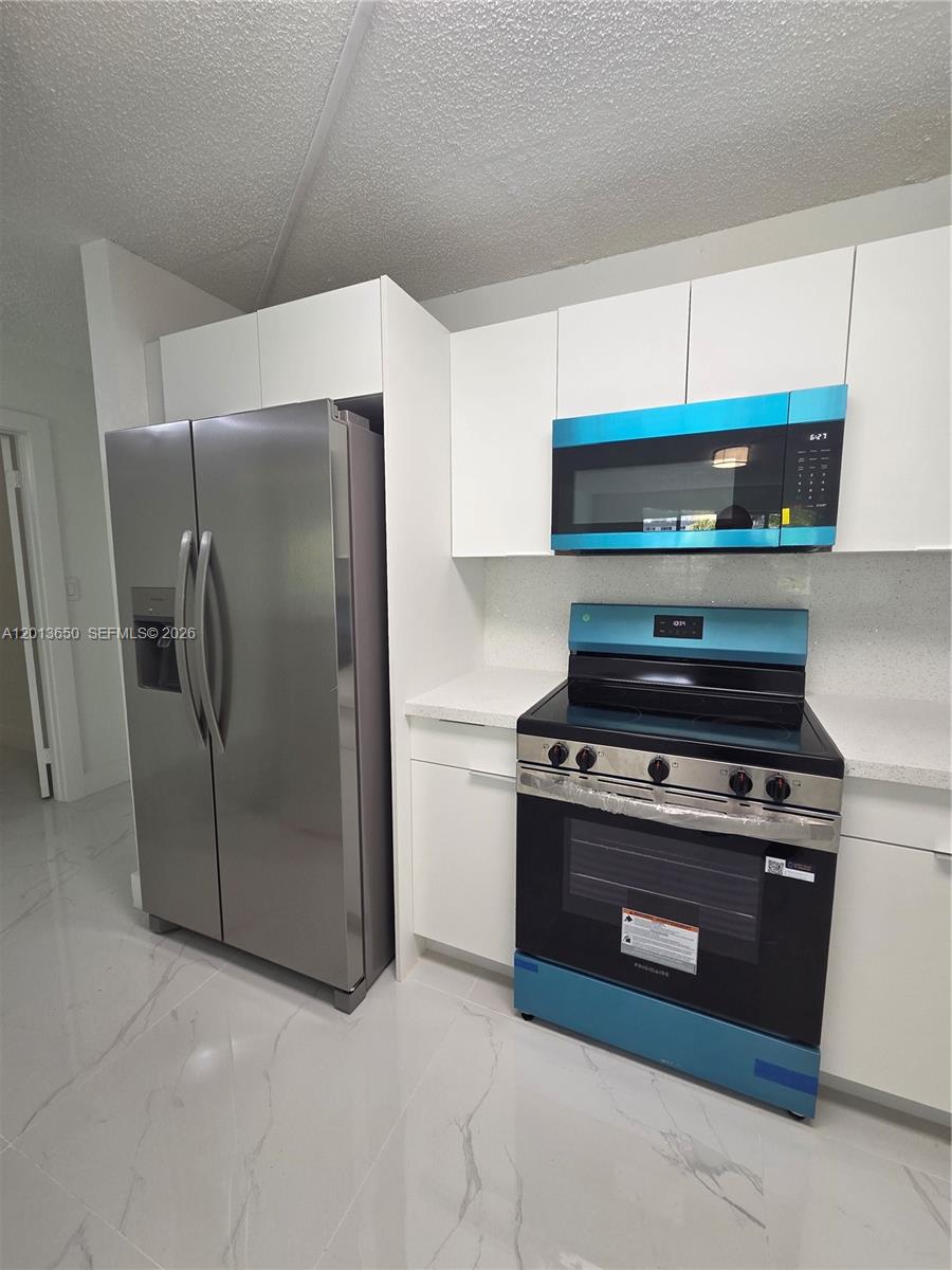 NARANJA LAKES CONDO NO 5 - Residential