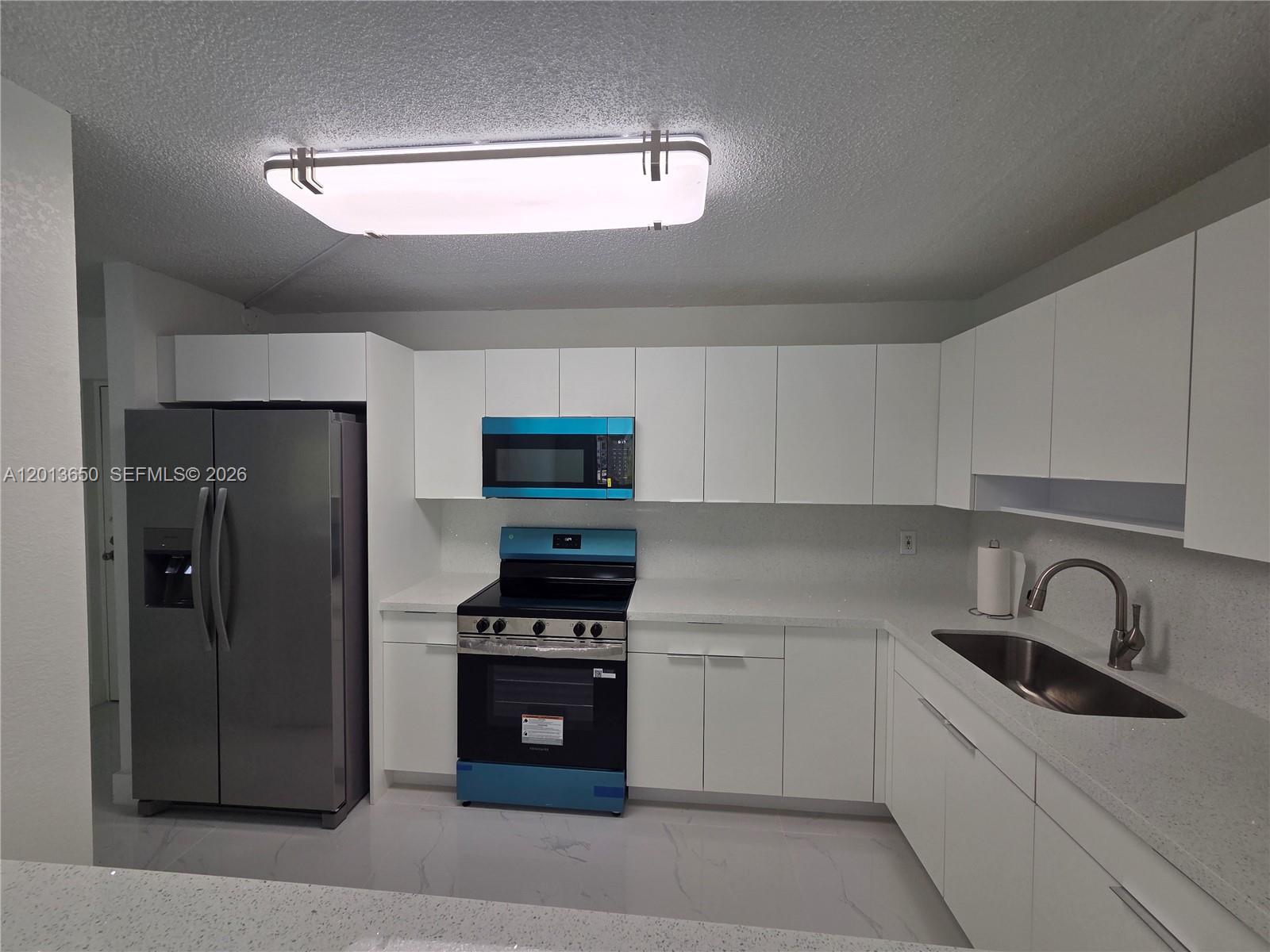 NARANJA LAKES CONDO NO 5 - Residential