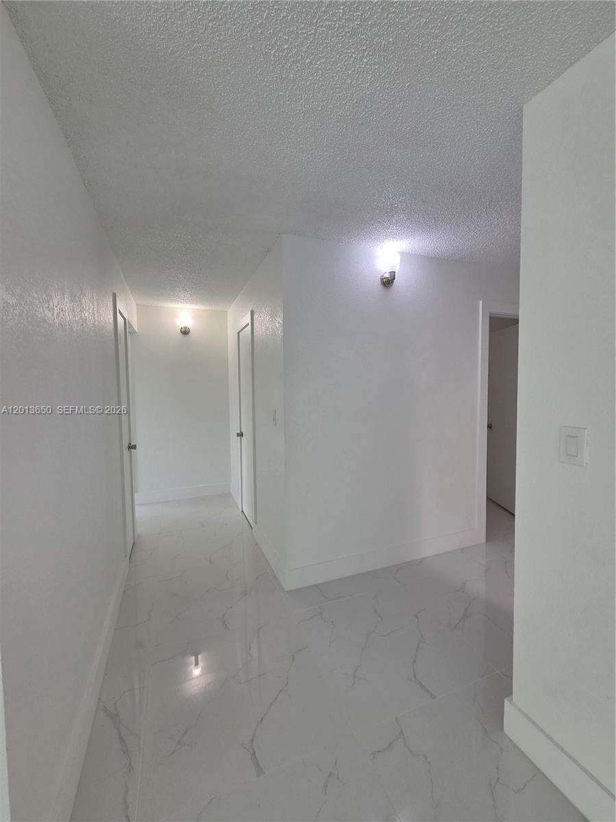 NARANJA LAKES CONDO NO 5 - Residential