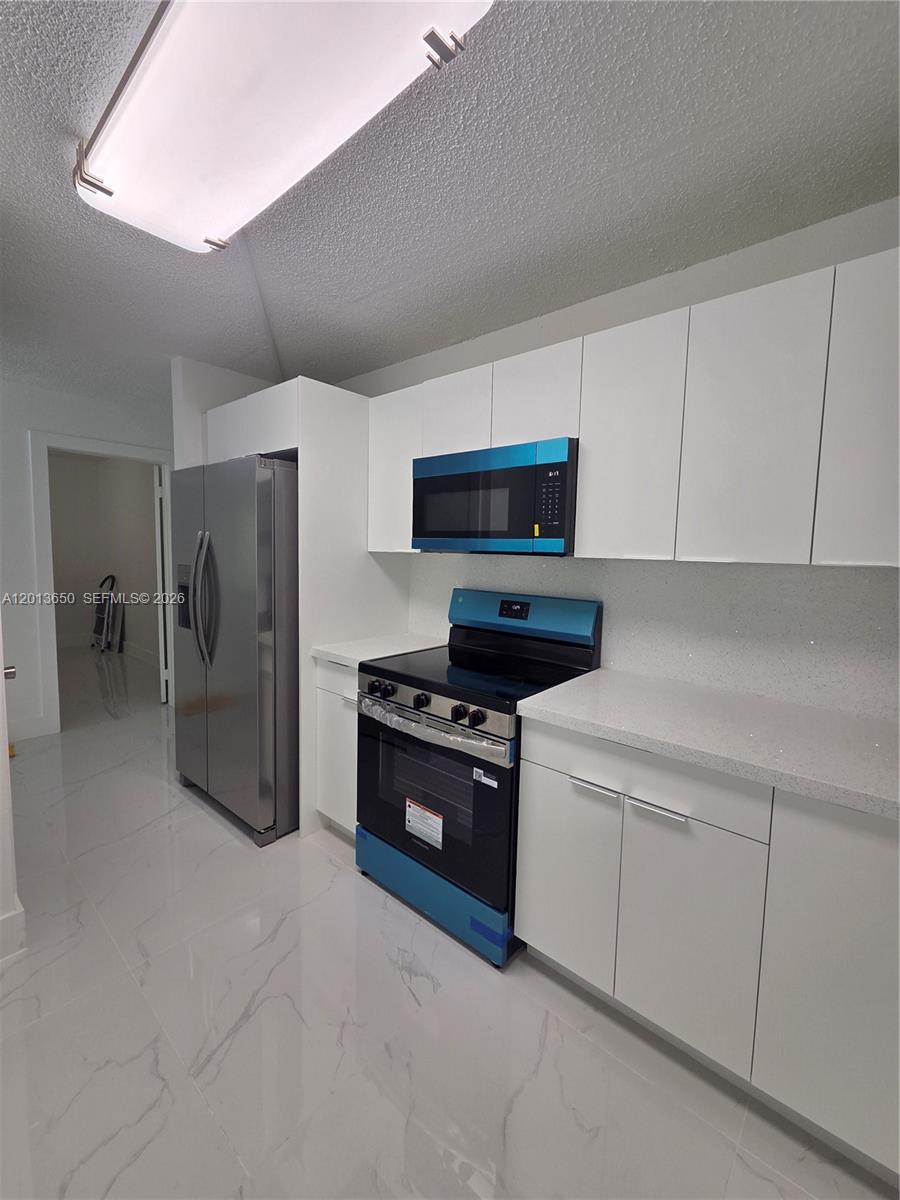 NARANJA LAKES CONDO NO 5 - Residential