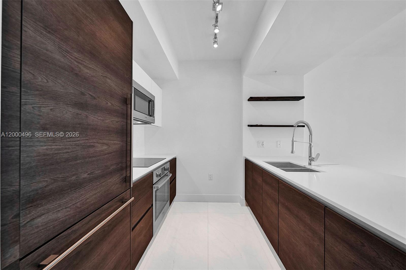 MERRICK MANOR - Residential Lease