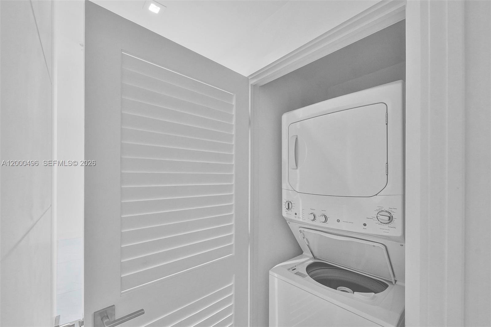 MERRICK MANOR - Residential Lease