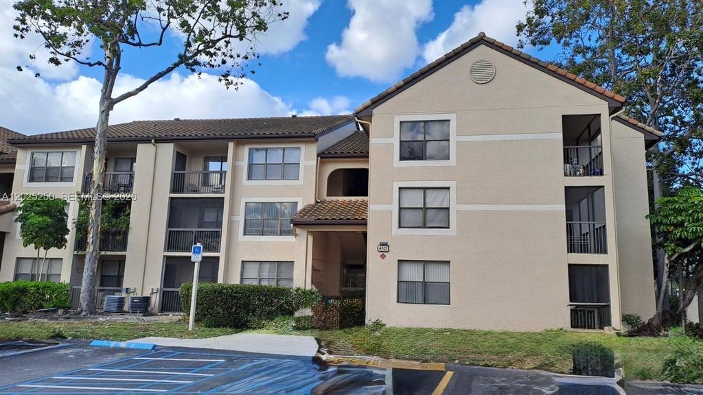 Photo of 4521 W Mcnab Rd #30, Pompano Beach, FL 33069 (MLS # A12025250)