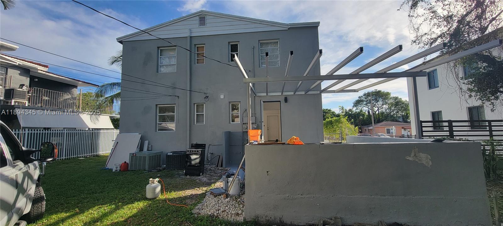 GABLES MANOR SUB - Residential Income