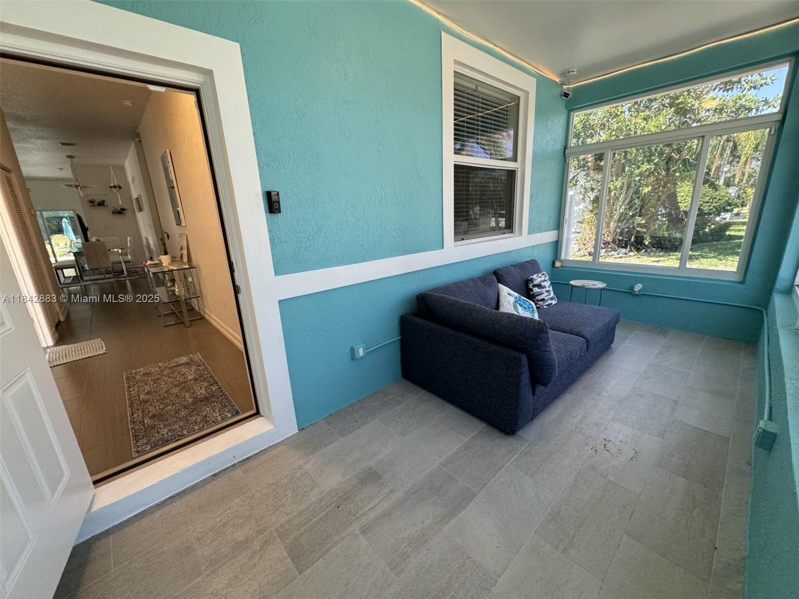 350 SW 2nd Ave