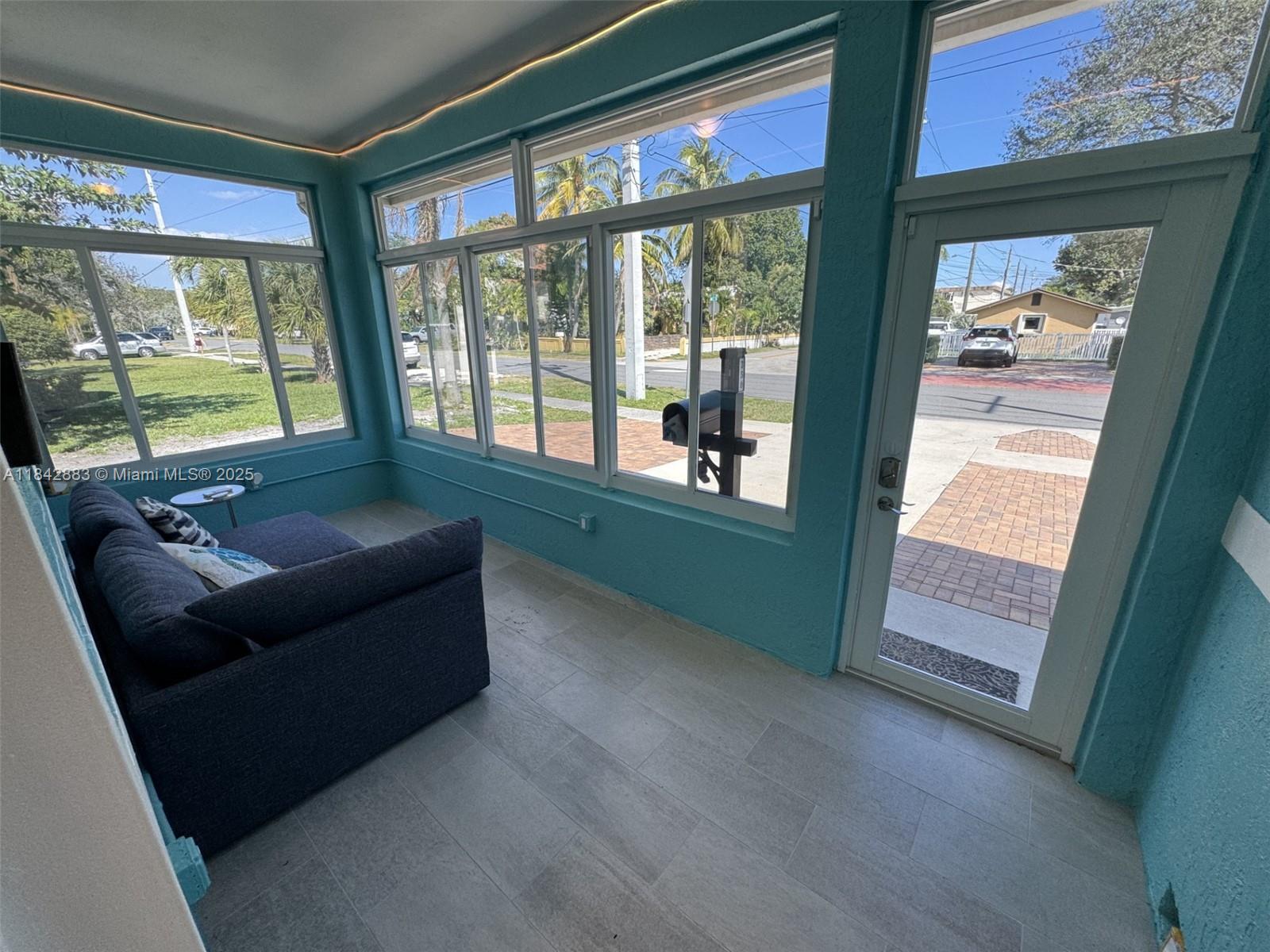 350 SW 2nd Ave