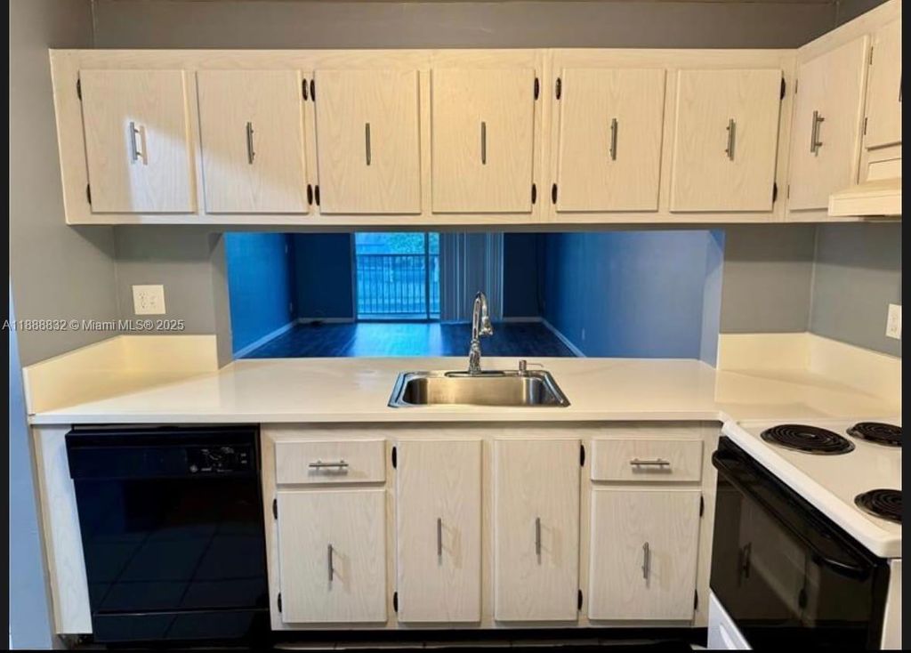 Photo of 7175 Orange Dr #315H, Davie, FL 33314 (MLS # A11888832)