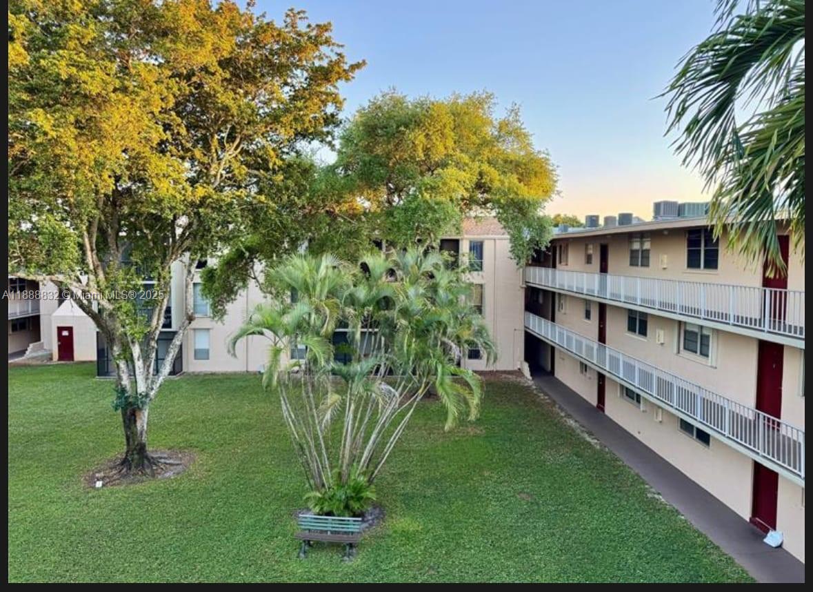 COUNTRY PINES CONDO - Residential