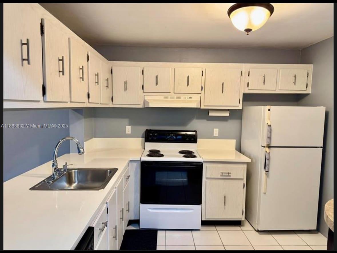 COUNTRY PINES CONDO - Residential
