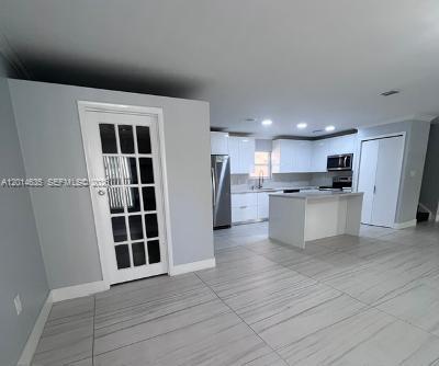 LAGO LARGO - Residential Lease