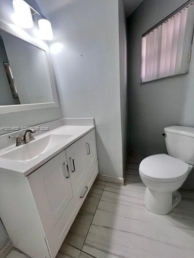 LAGO LARGO - Residential Lease