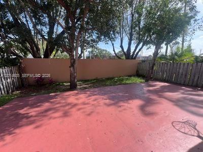 LAGO LARGO - Residential Lease