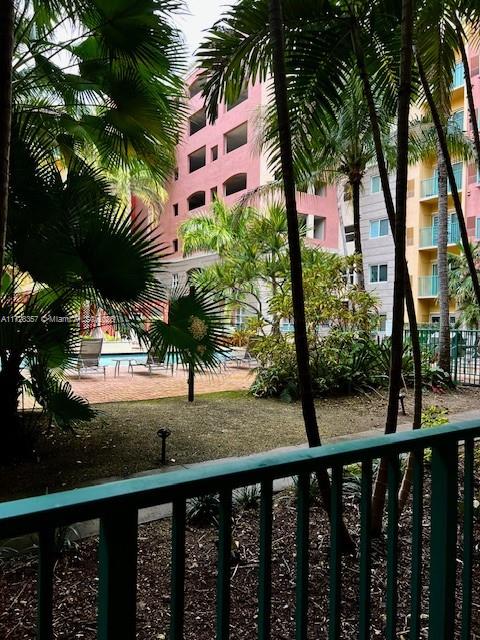 VALENCIA CONDO - Residential