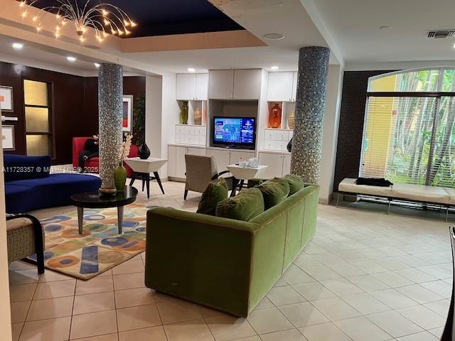 VALENCIA CONDO - Residential