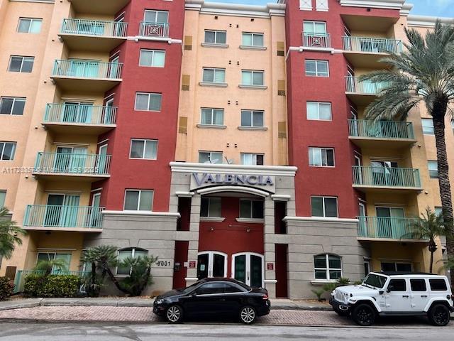 VALENCIA CONDO - Residential