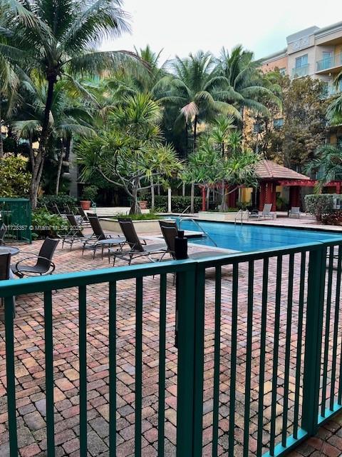 VALENCIA CONDO - Residential