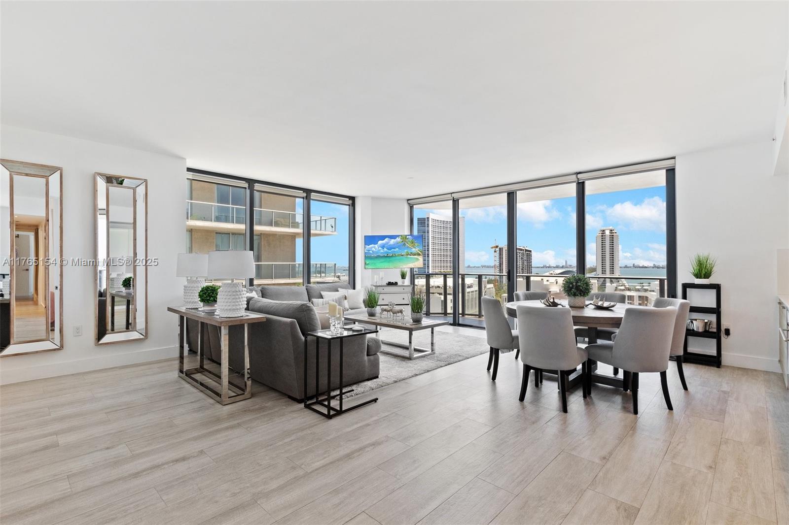 121 NE 34th St 1008