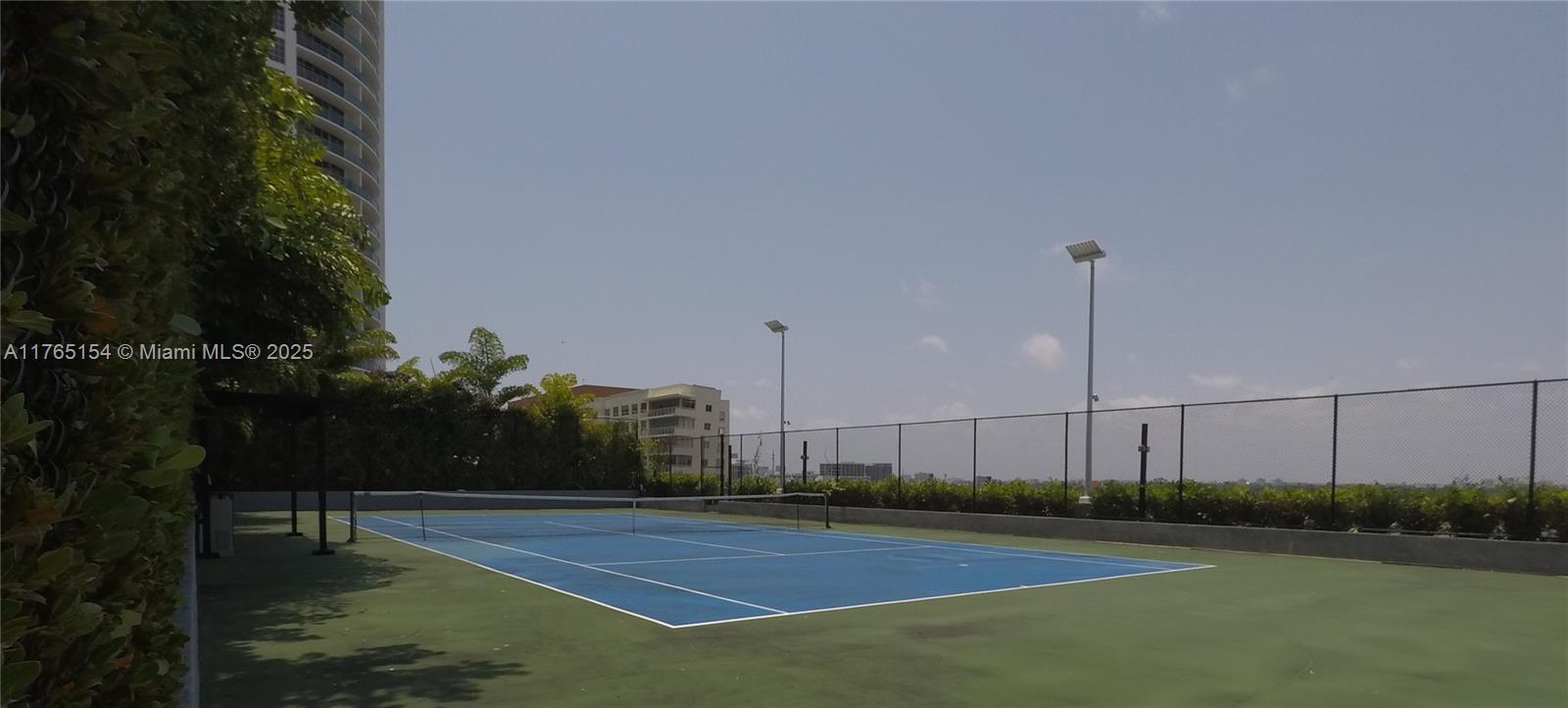 3401 MIDTOWN CONDO - Residential Lease